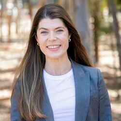 A headshot of Professor Jennifer Gaudette.